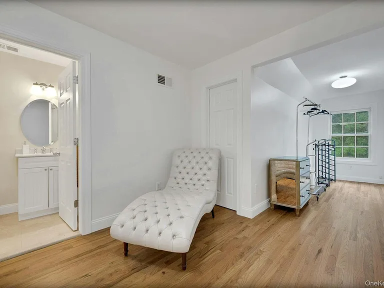 142 Brook St #B — Photo 22