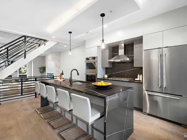 578 Kearney Ave #578, Cliffside Park, NJ 07010