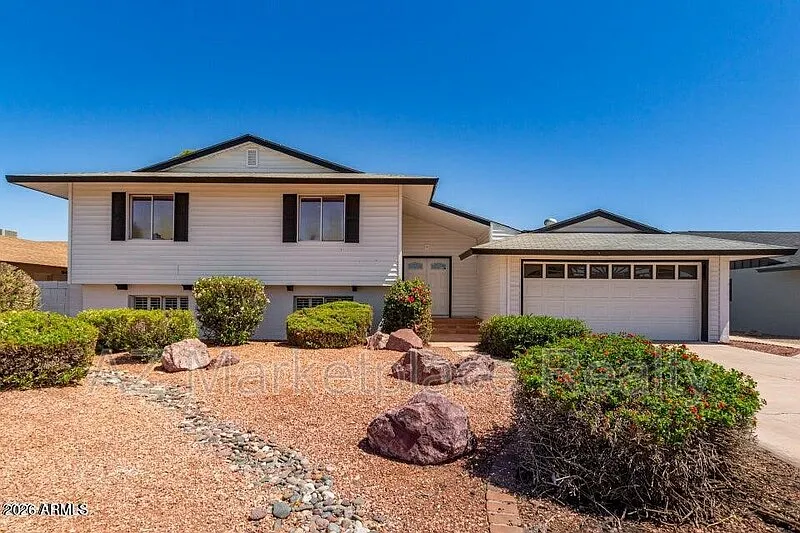 1628 E Hermosa Dr