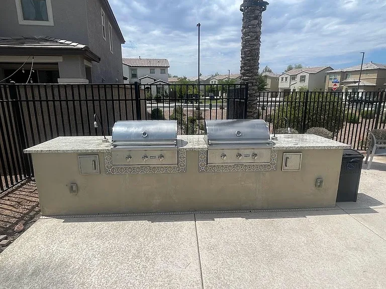 4742 E Tremaine Ave — Photo 39
