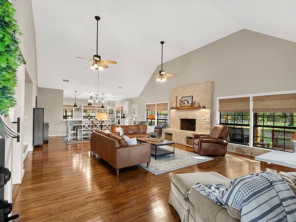 3rd image of 13319 Colony Rd