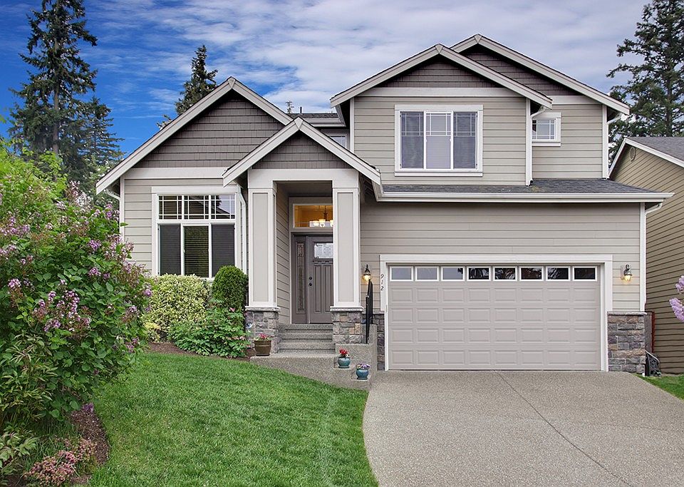 1st image of 912 203rd St SW
