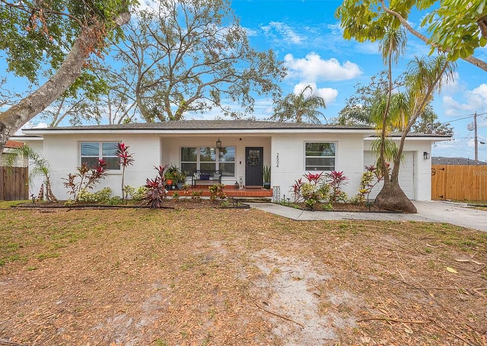 1st image of 2504 W Fletcher Ave