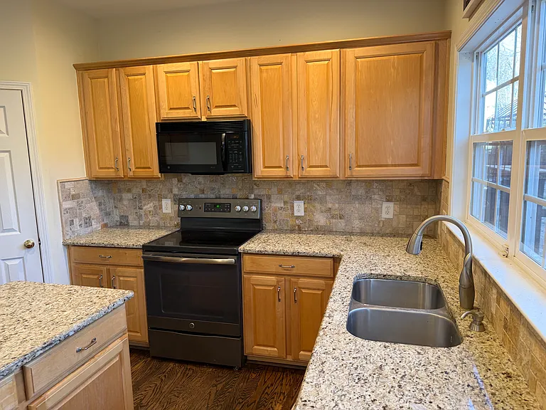 9530 Oswald Ln — Photo 21