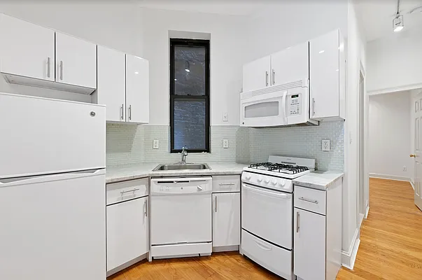 Rented by REAL New York | media 9