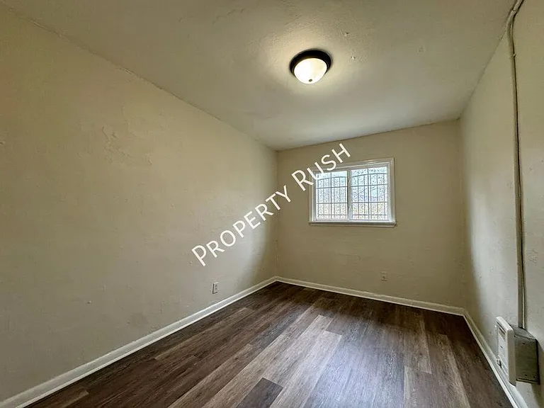 3603 Dorris St — Photo 7
