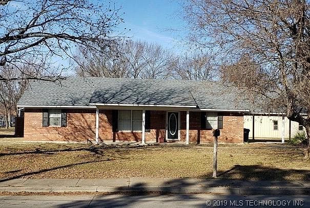1st image of 301 W Stonewall Ave