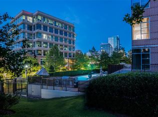 1 Waterway Ct APT 2B, The Woodlands, TX 77380