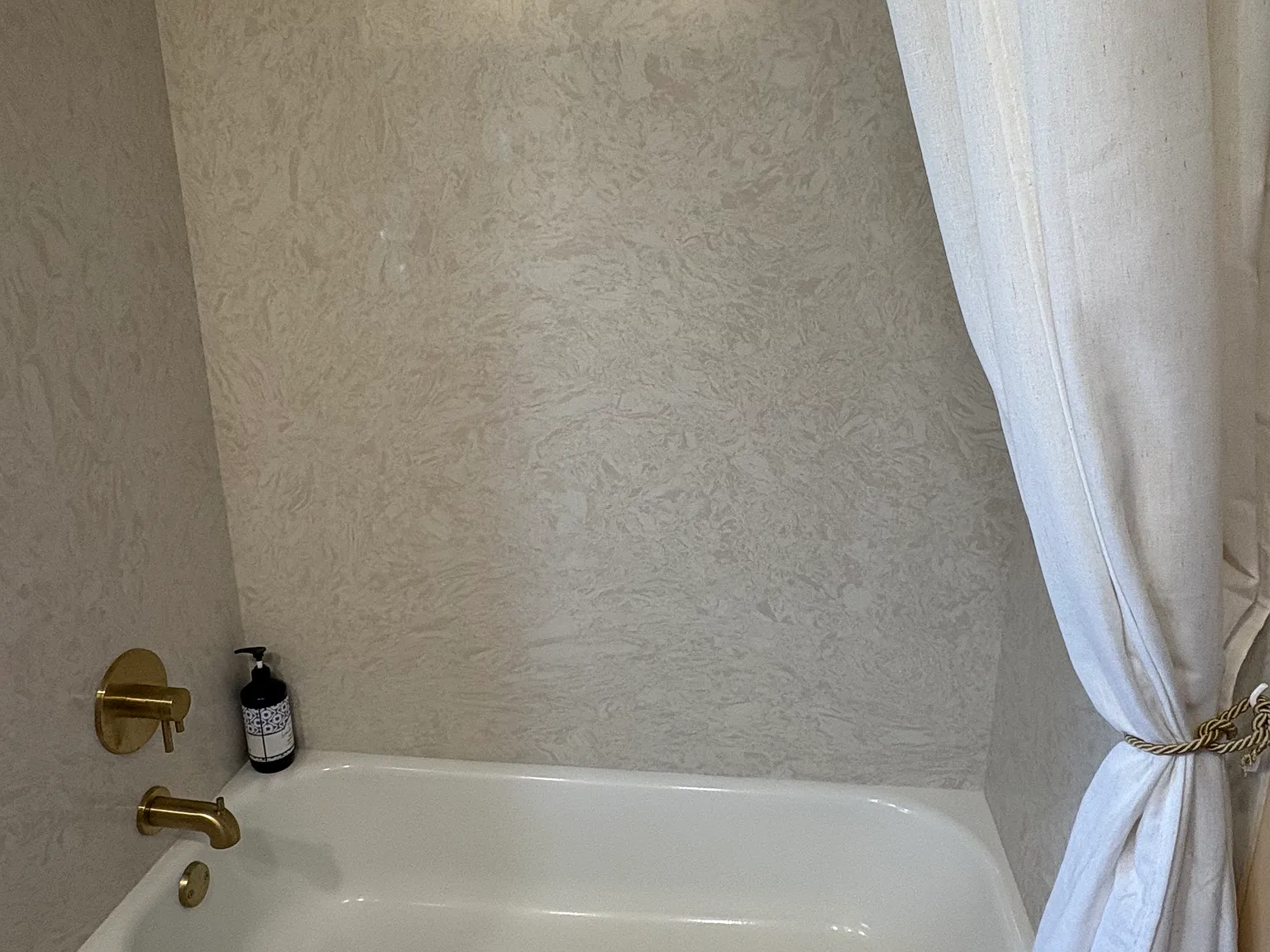 4 bed, 2467 sqft, $1,000 — Photo 4
