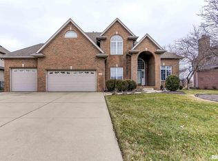 2716 Dickens Dr, Springfield, IL 62711