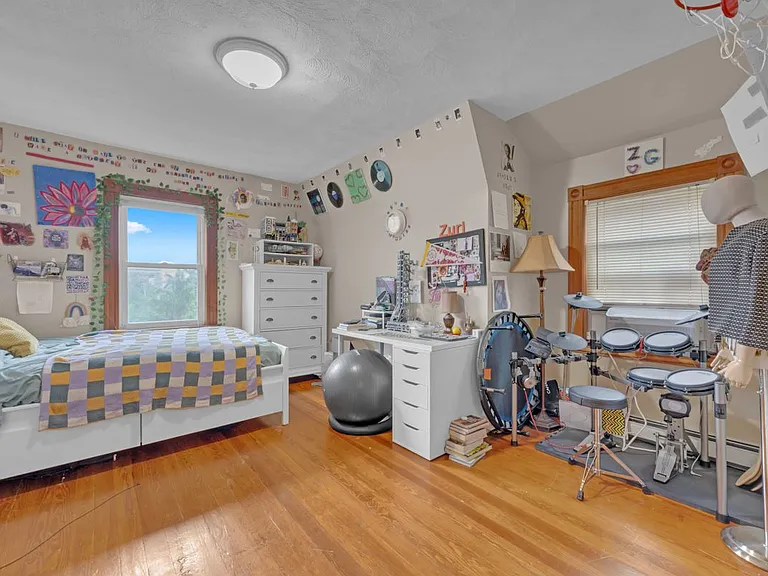 24 Orchard Ave — Photo 17