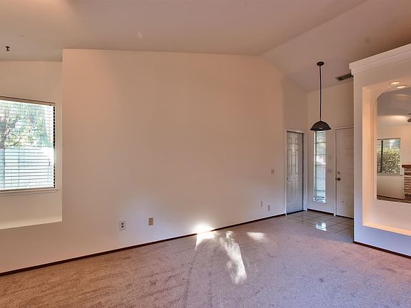 4th image of 7062 Sprig Dr