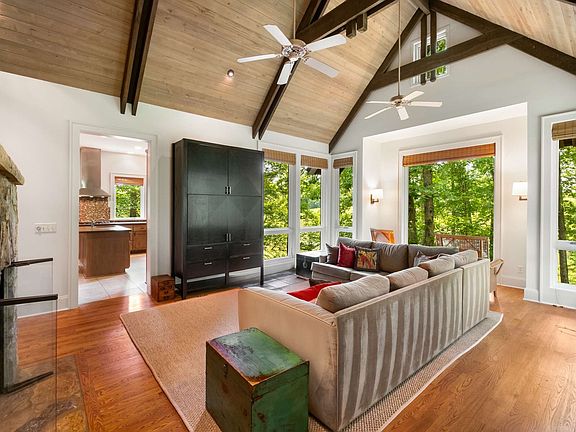 14th image of this home