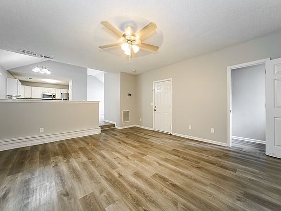 5th image of 202 Goldleaf Dr
