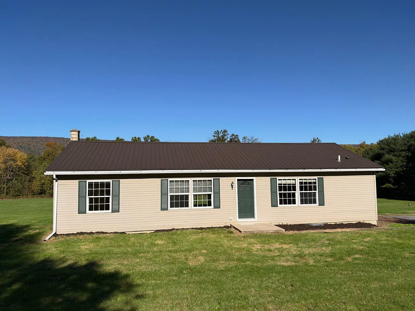 3 bed, 1800 sqft, $2,100 — Photo 2