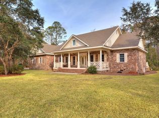 998 Petes Camp Dr, Southport, NC 28461