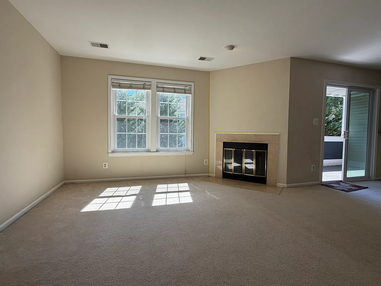 2 bed, 1040 sqft, $2,000 — Photo 4