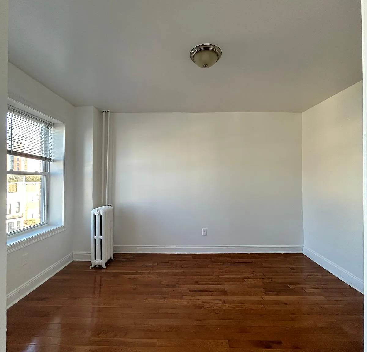2 bed, 800 sqft, $2,000 — Photo 3