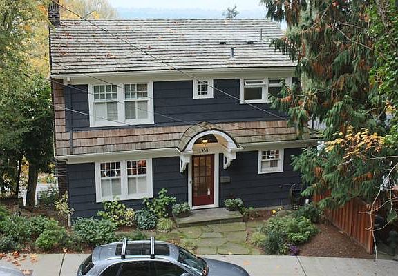 Front of house off of Grand Avenue