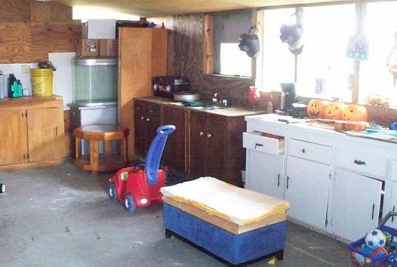 3rd image of 216 W 32nd St