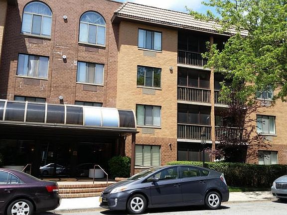 4th image of 40 Wellington Ct APT 2E