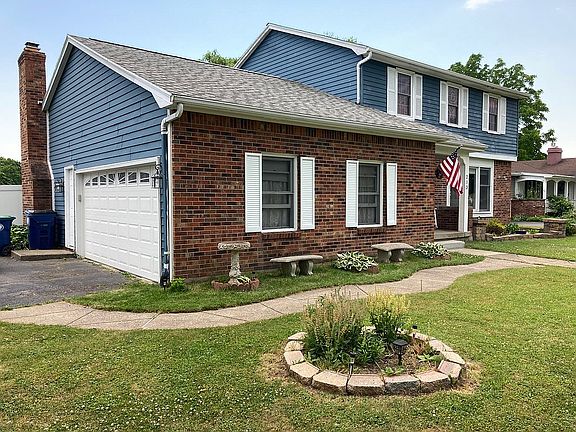 2nd image of 213 Oakbrook Dr