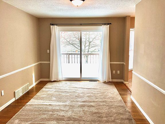 3rd image of 3910 Heatherwood Dr E