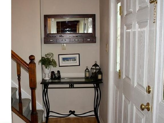 4th image of 727 Hornblende Ave