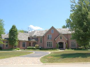 1075 W Anna Ln, Lake Forest, IL 60045