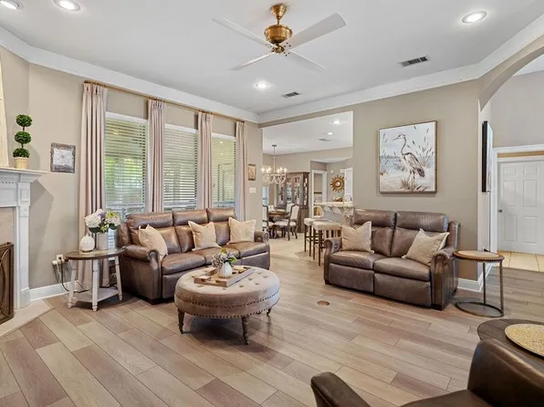 236 Calumet Dr, Madisonville, LA 70447