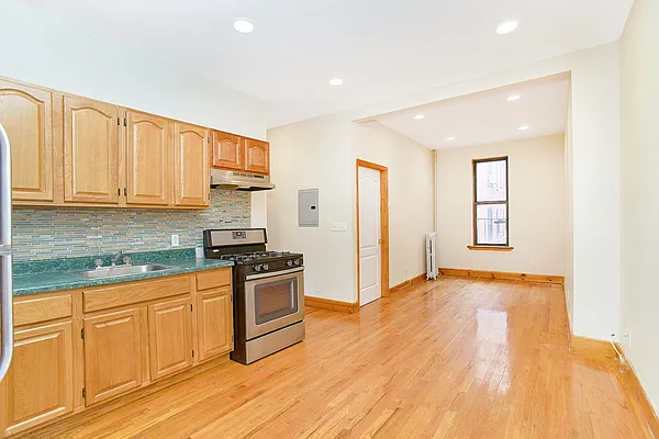 Rented by Compass | media 32