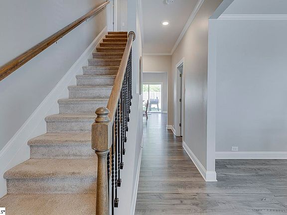 4th image of 115 Mayfield Crossing Ln