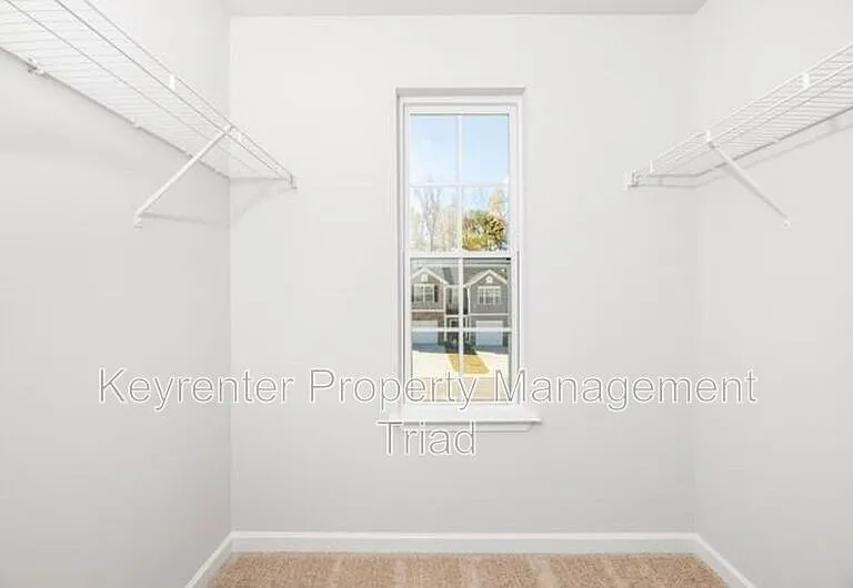 1122 Banworth Ct — Photo 32