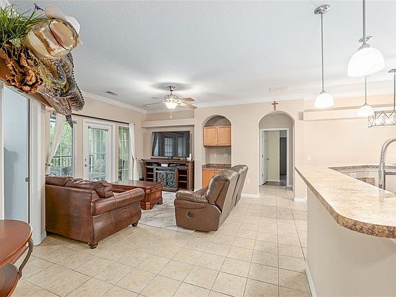 5th image of 1235 SW 9th Rd APT 301