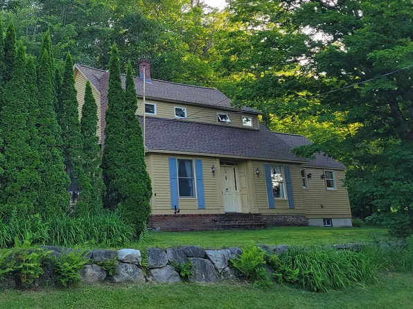 52 Chase St, Sunapee, NH 03782