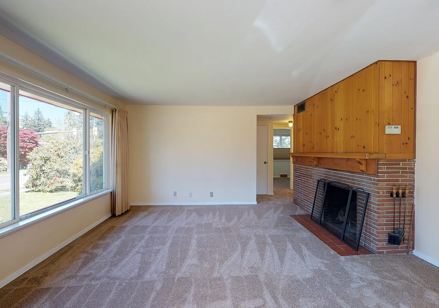Cozy 2 Bedroom, 1 Bath Home in Burien — Photo 4
