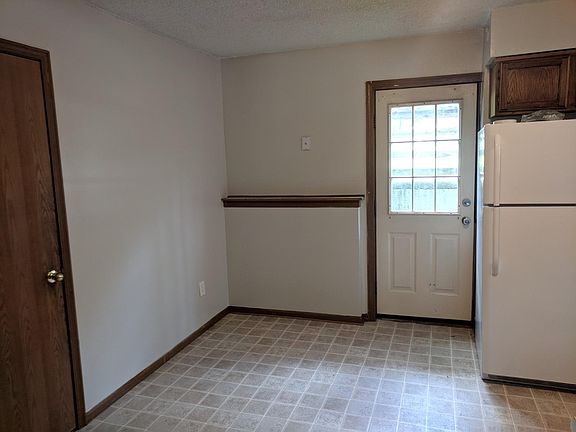 5th image of 416 Lee Dr
