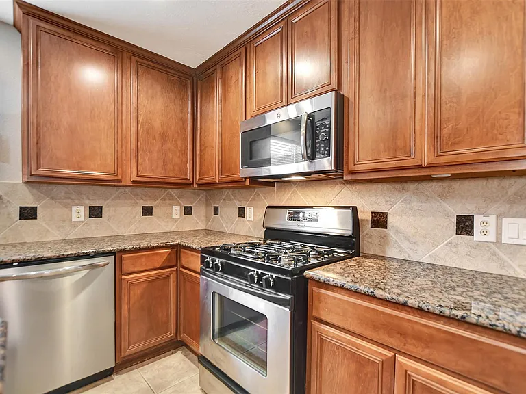 5410 Spring Oak Dr — Photo 18