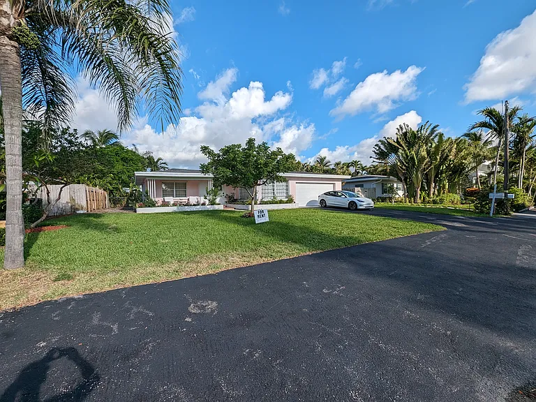 177 NE Spanish Ct — Photo 42