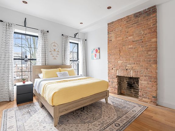 5th image of 942 Pacific St Floor 2