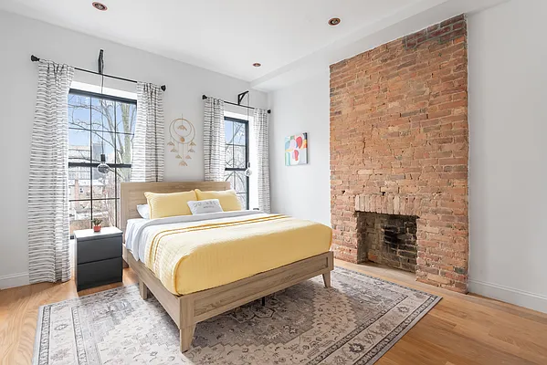 Rented by Oxford Property Group | media 10