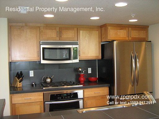 4th image of 6211 NE Carillion Dr Unit 201