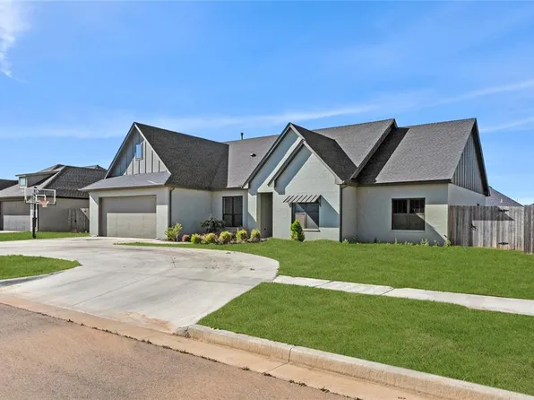 2707 Cloud Nine Cir, Weatherford, OK 73096