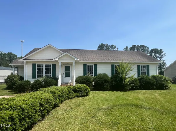 224 Clearwater Dr, Smithfield, NC 27577