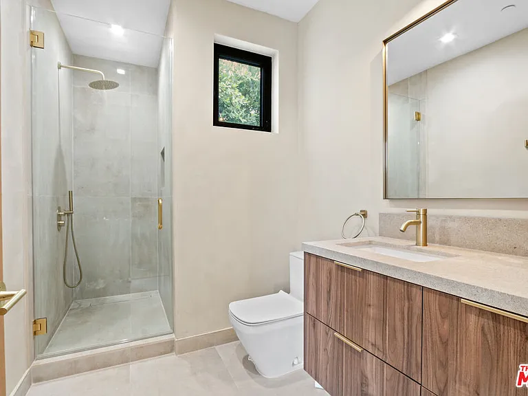 2225 Walnut Ave — Photo 26