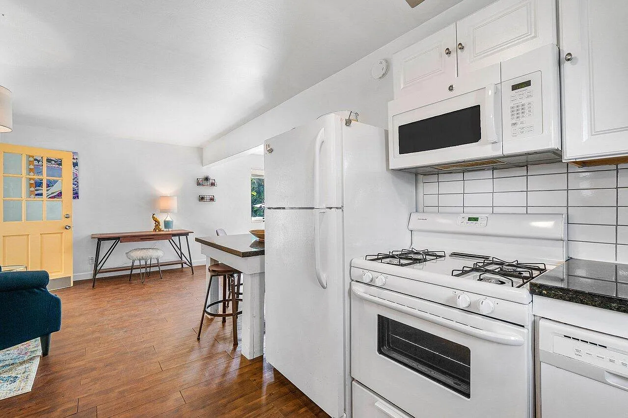 1 bed, 1.0 bath, 680 sqft, $3,000 — Photo 3