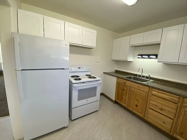 757 NE Alameda Ave — Photo 12