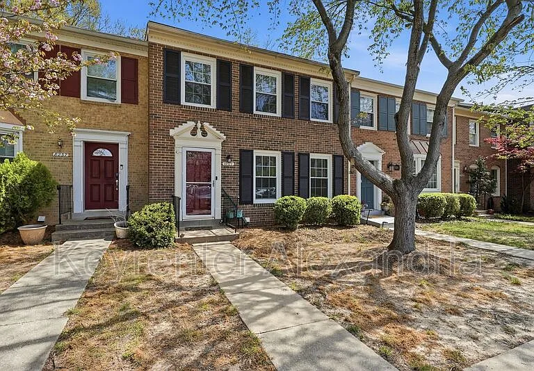 8239 Doctor Craik Ct — Photo 2