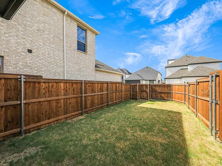 2712 Biltmore Dr — Photo 24