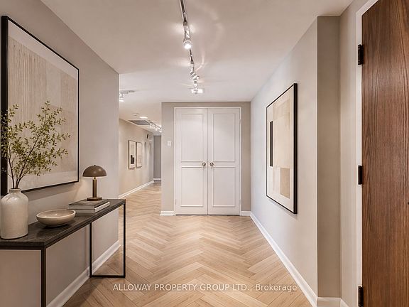 4th image of 1166 Bay St #1305